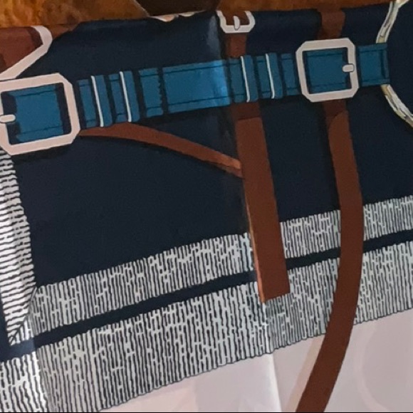 100% Silk Hand Print Scarf Modern Versatile Print - Picture 9 of 16